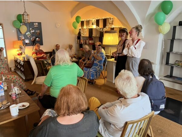 Geburtstagsfeier und offizielle Eröffnung Marktplatz 10 (Christiane Blessing-Win)