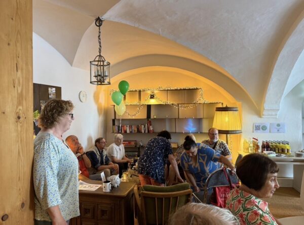 Geburtstagsfeier und offizielle Eröffnung Marktplatz 10 (Dilan Günel)